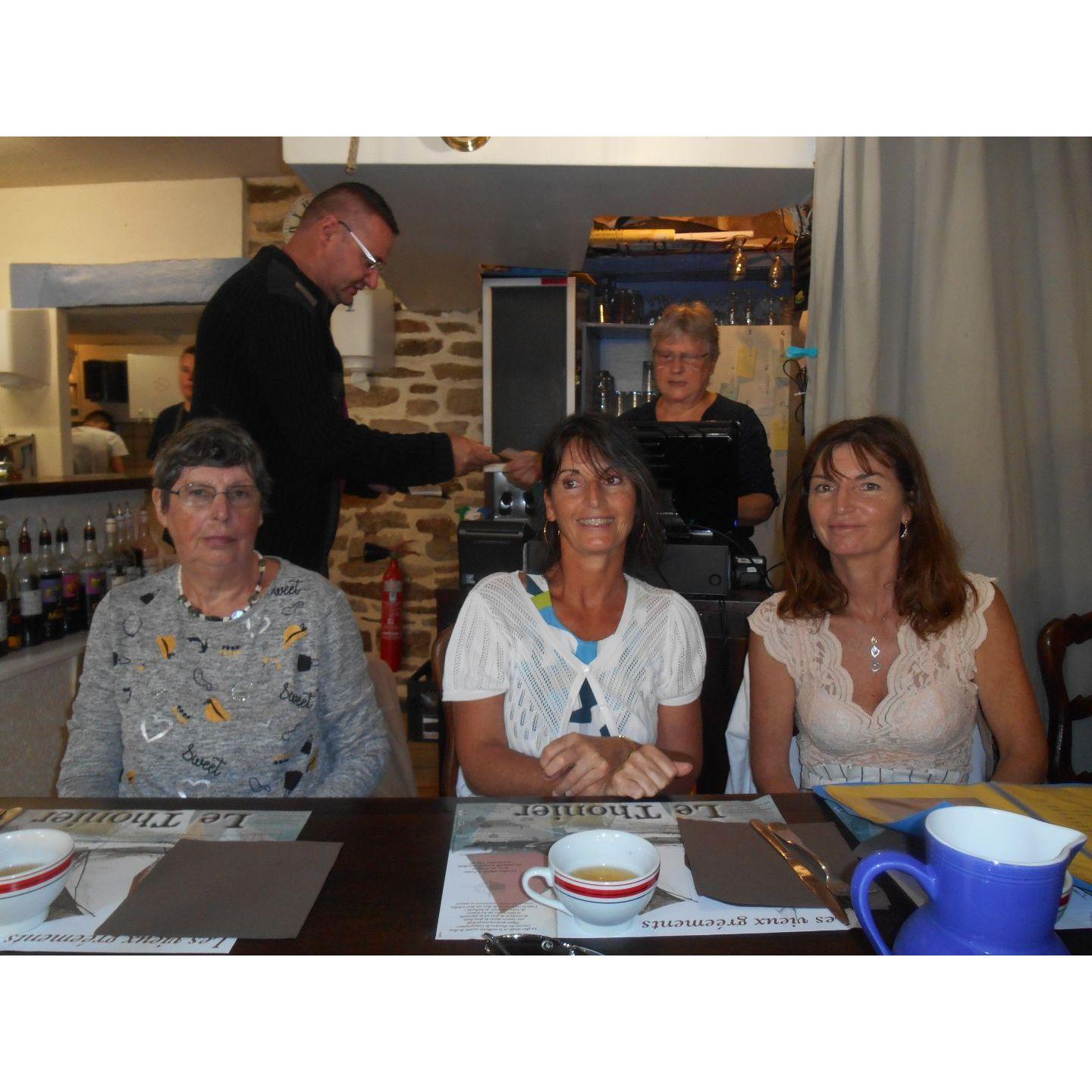Lunch in Concarneau with Michelle, Pascale and Flo