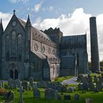 CATHEDRAL CHURCH OF ST. CANICE & ROUND TOWER