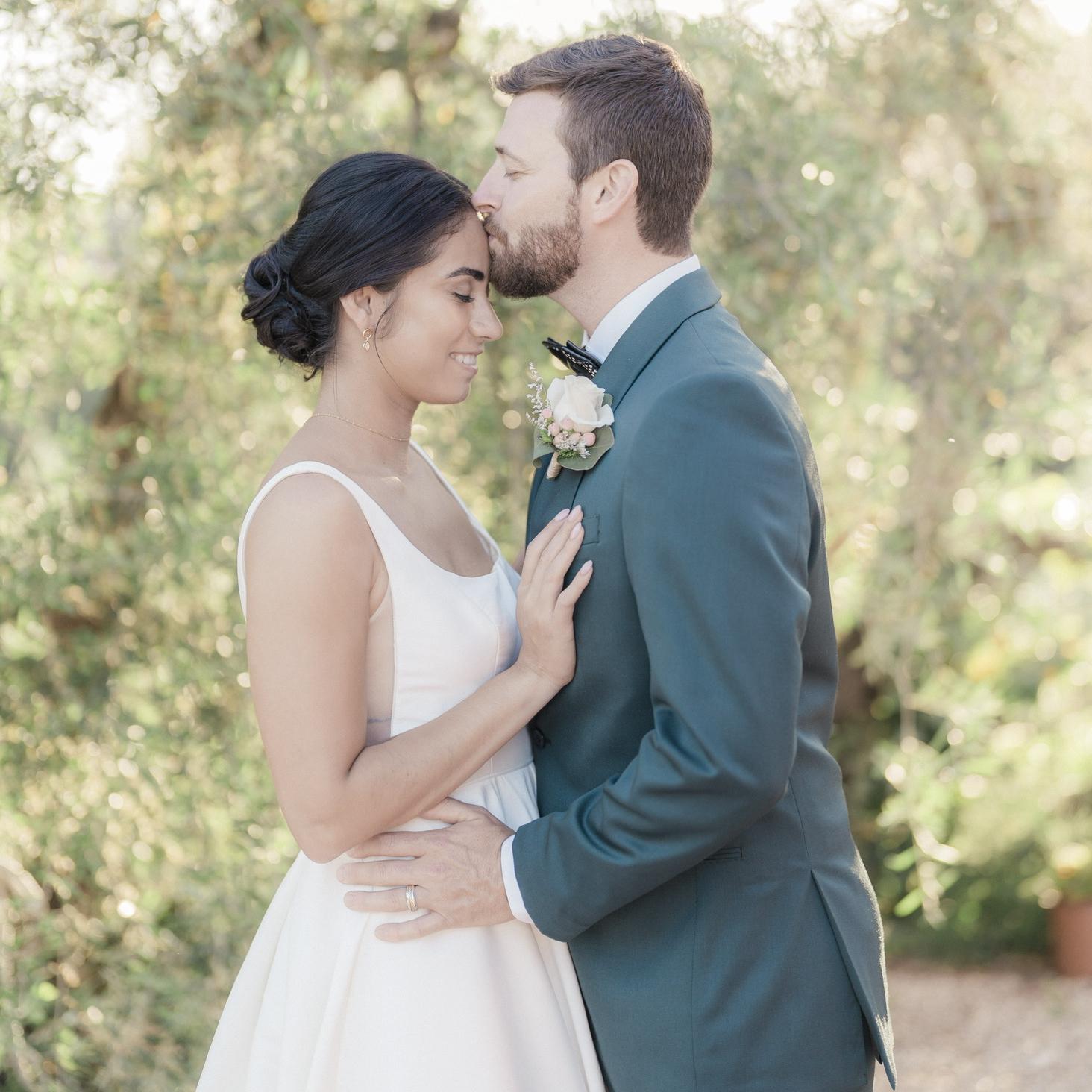 Give a gift to the Newlyweds!!