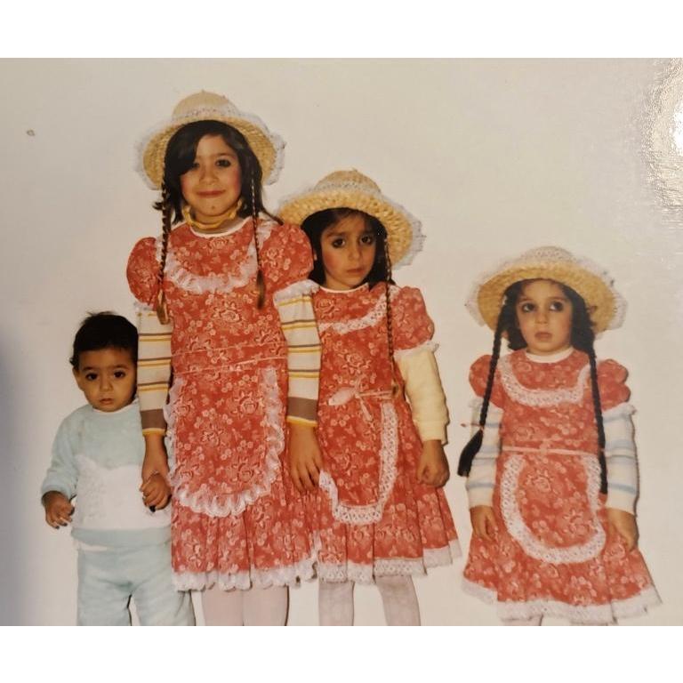 Ali and his sisters when they were children.