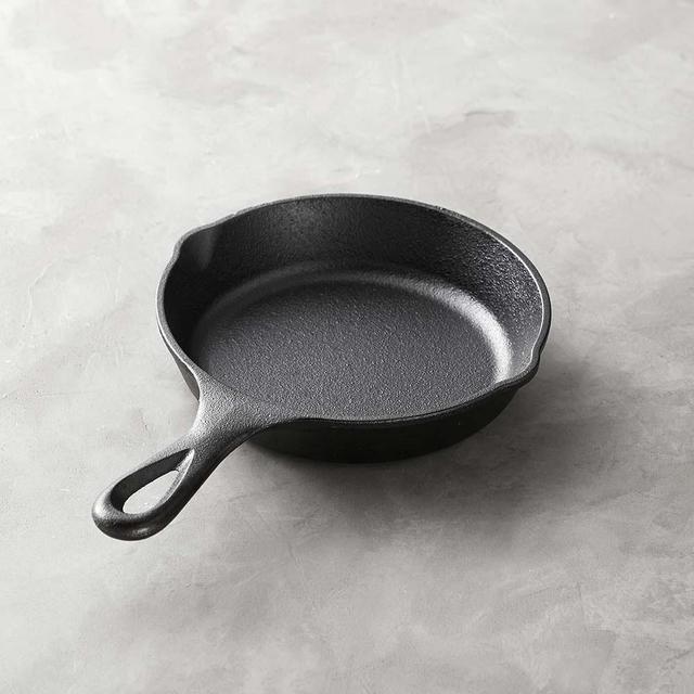 Lodge Cast-Iron Skillet, 6 1/2"