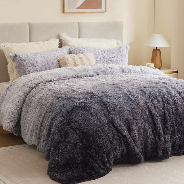Intelligent Design Brielle, Long Shaggy Faux Fur Comforter Set, Plush Reverse, Trendy Ombre Design, Modern, Cozy All Season Bedding, Matching Sham, King/Cal King(104"x90") Grey 3 Piece