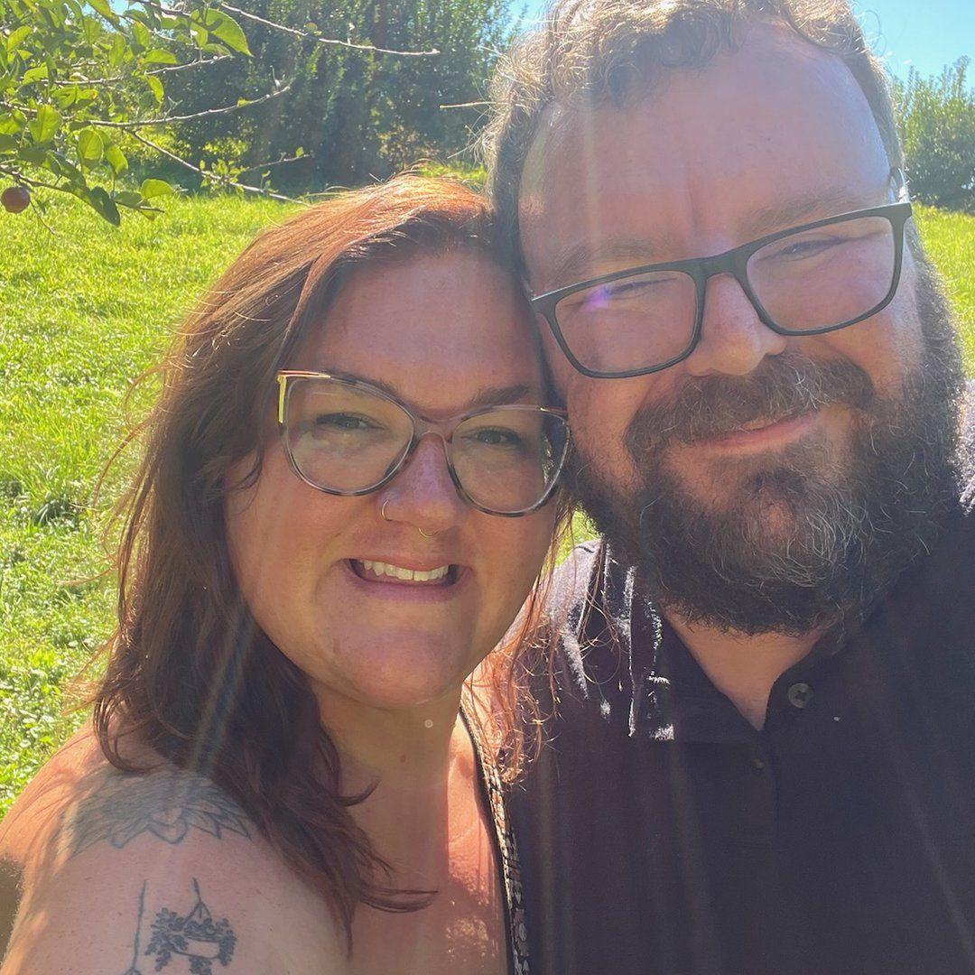 October 6th, 2024: Apple Picking Date at Pochuck Valley Farms in Vernon, NJ!