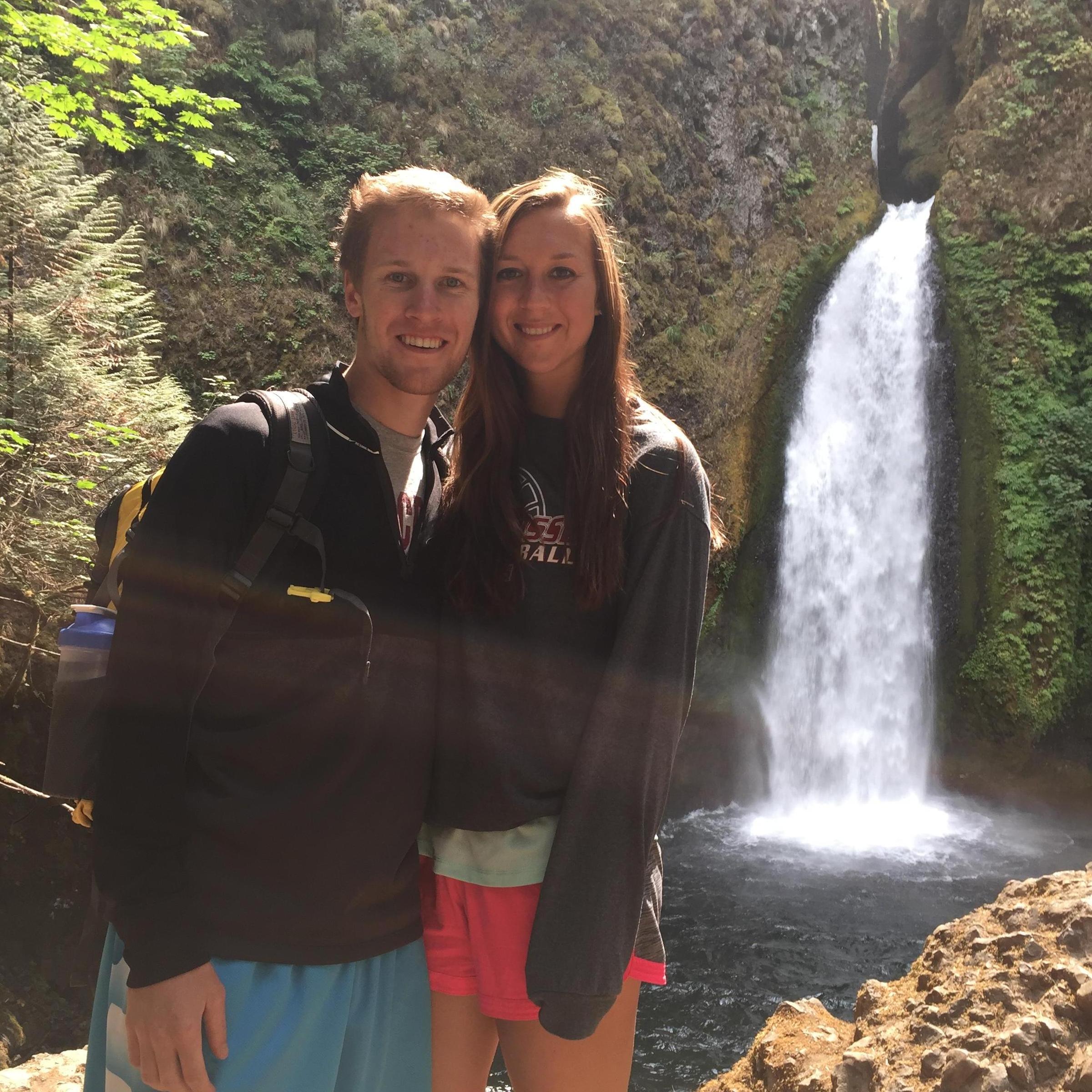 Beau visited Laura in Oregon summer of 2015 while she was completing a four month internship in Eugene, OR. Our trip to Wahcella Falls!