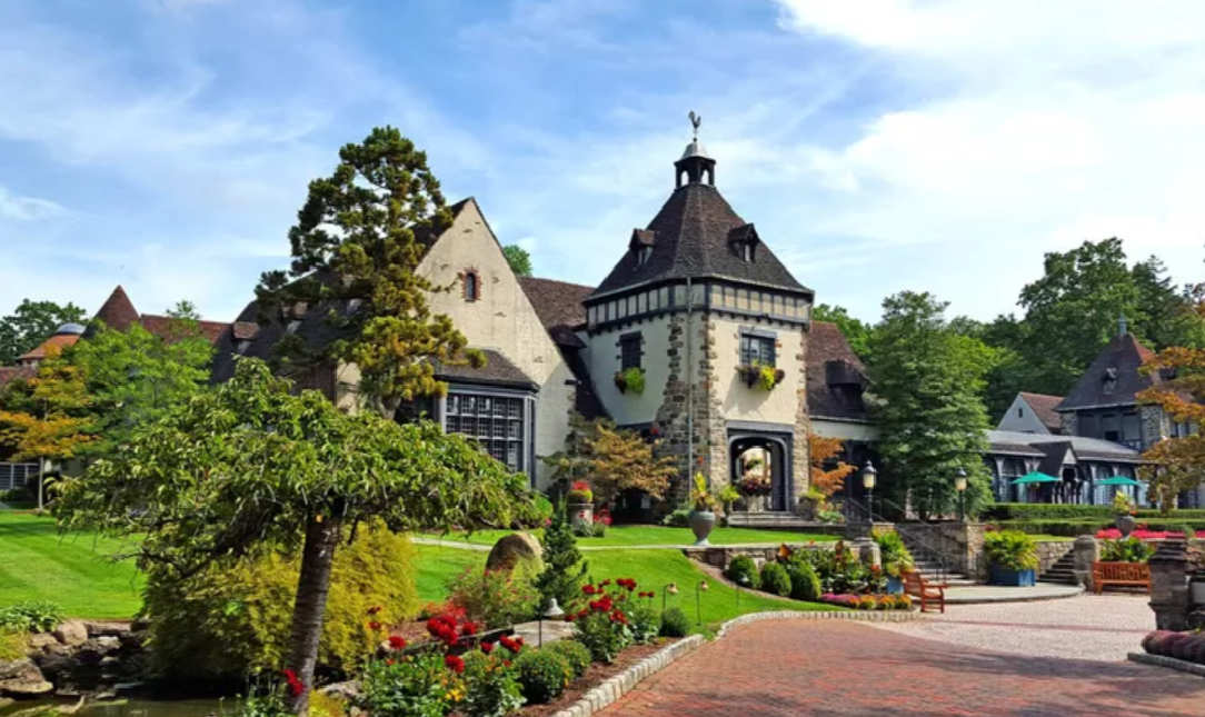 The Wedding Website of Nicole Buccheri and Ian Kobernick