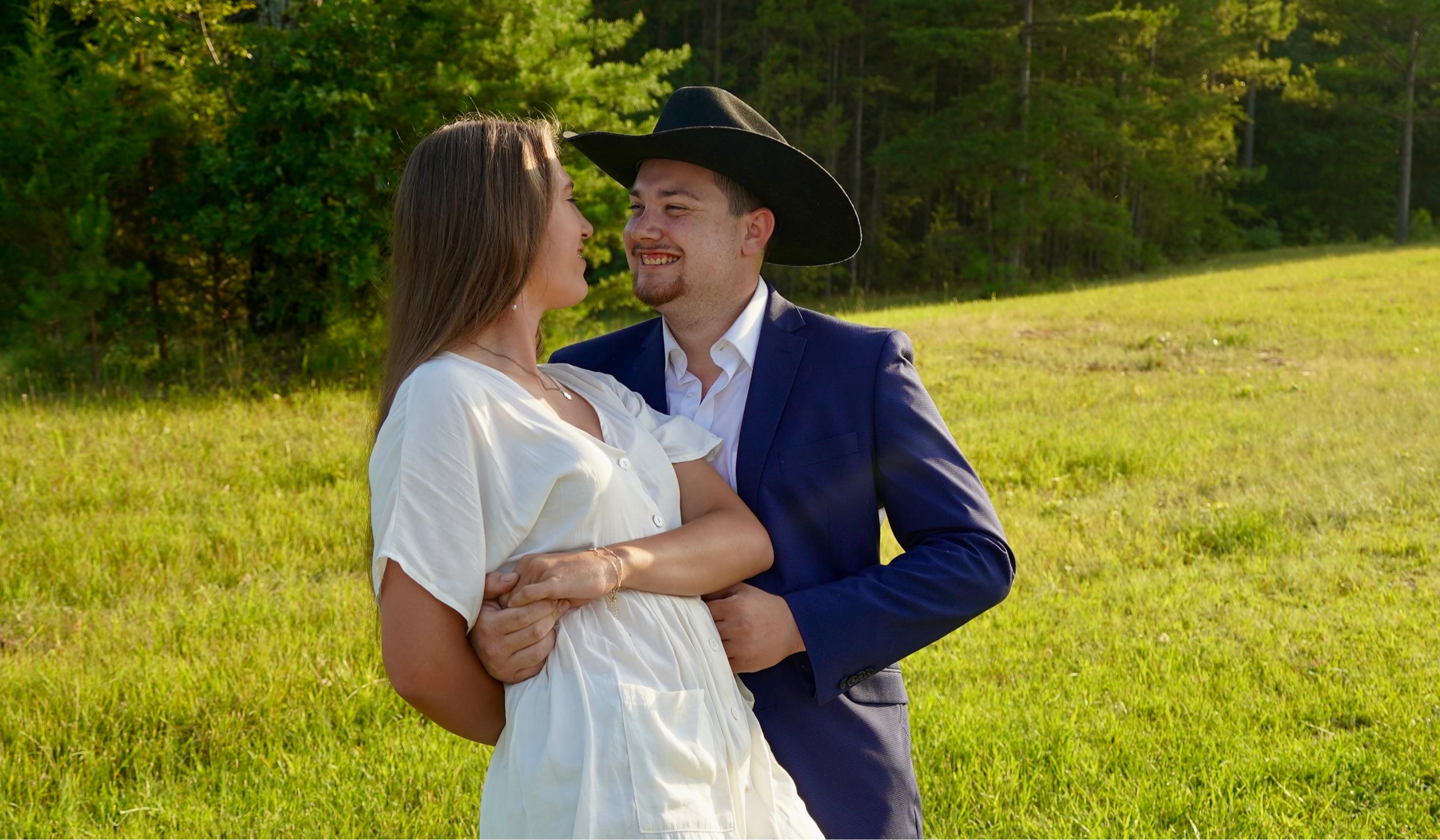 The Wedding Website of Hunter Burgess and Alexis Holliday