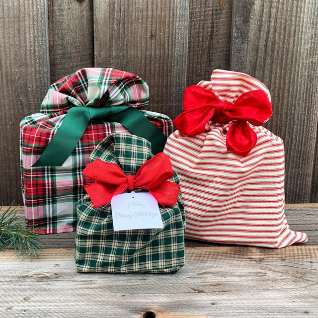 Reusable Fabric Christmas Gift Bag: Eco-Friendly Plaid Holiday Wrap