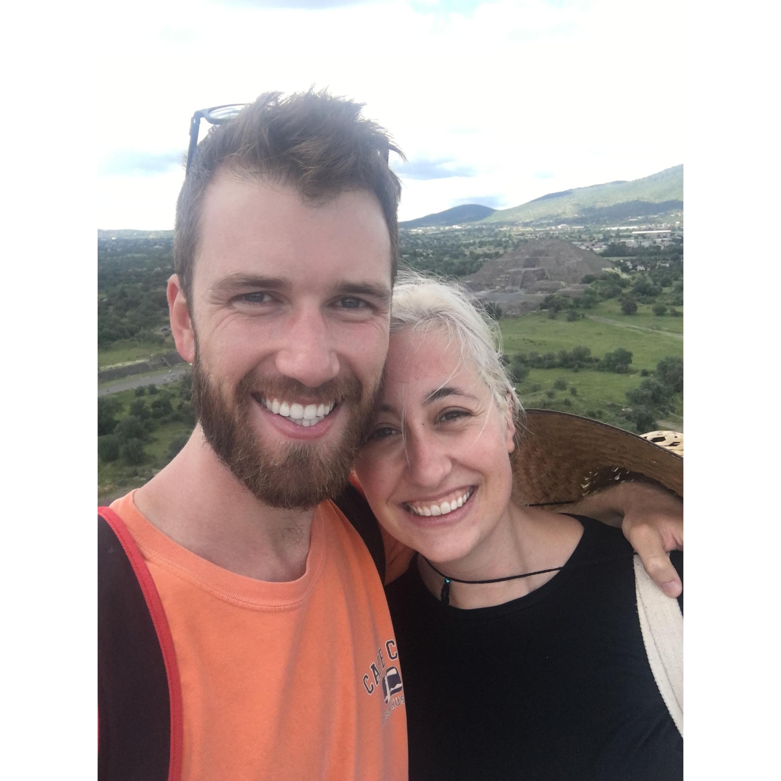 Who's the blonde??? Mexico City, 2018