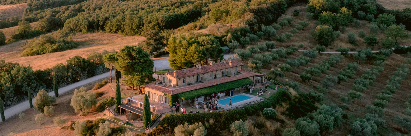 The Wedding Website of Finnuala Hanifan and Alessio Belli