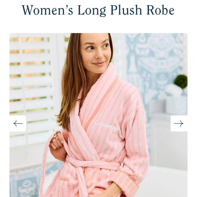 Women’s Long Plush Robe Size small; coral parker