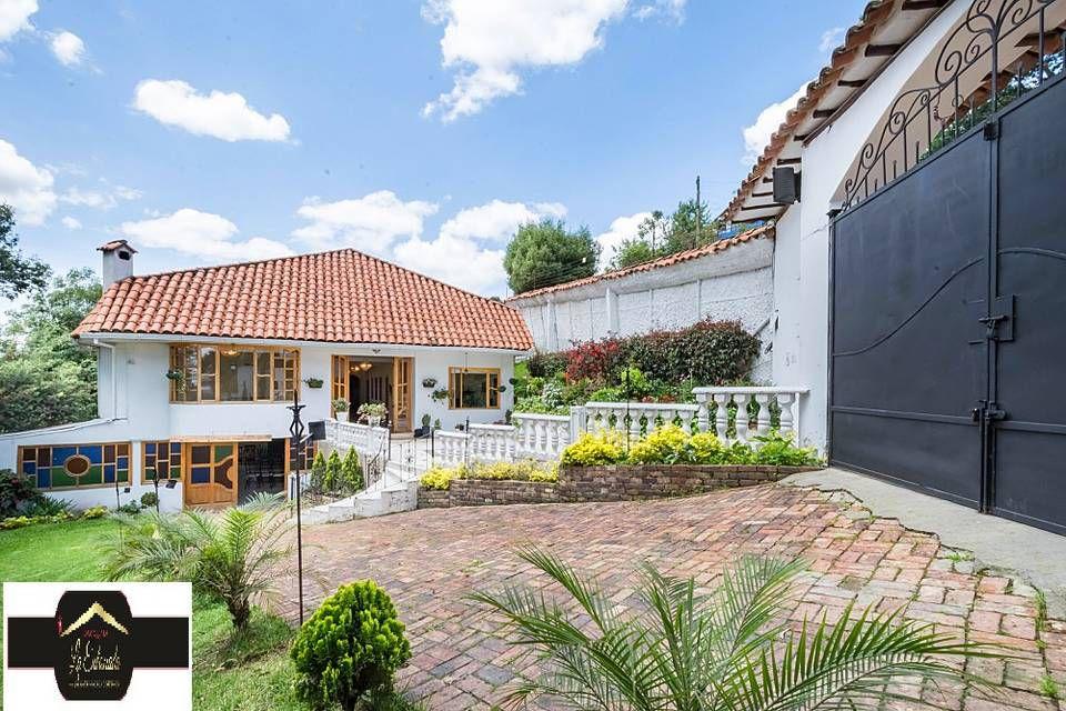 The Wedding Website of Angelica Caro Moreno and Harby Campiño Benavides