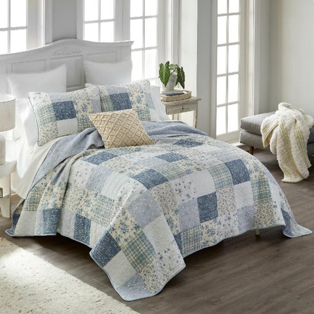 Donna Sharp Blue Pastures 3 Piece Cotton King Quilt Set