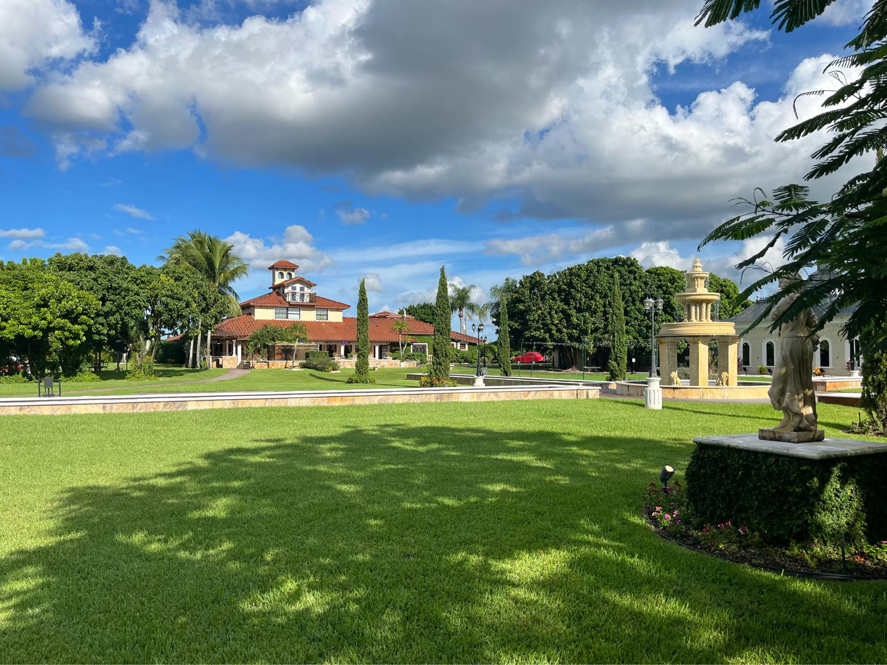 The Wedding Website of Anne-Louise David and Kevin Chavez Ortiz