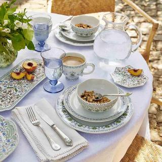 Villa Seville 16-Piece Place Setting, Service for 4