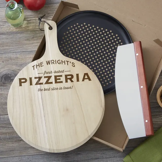 Family Pizzeria Personalized 3 Piece Wood Pizza Peel Gift Set