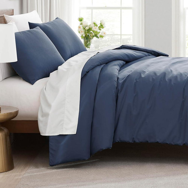 Southshore Fine Living, Inc. Oversized Queen Duvet Cover Set Soft, Stain-Resistant Includes 1 Duvet Cover with Zipper Closure & 2 Pillow Shams Machine Washable Full/Queen Bedding Set, Dark Blue