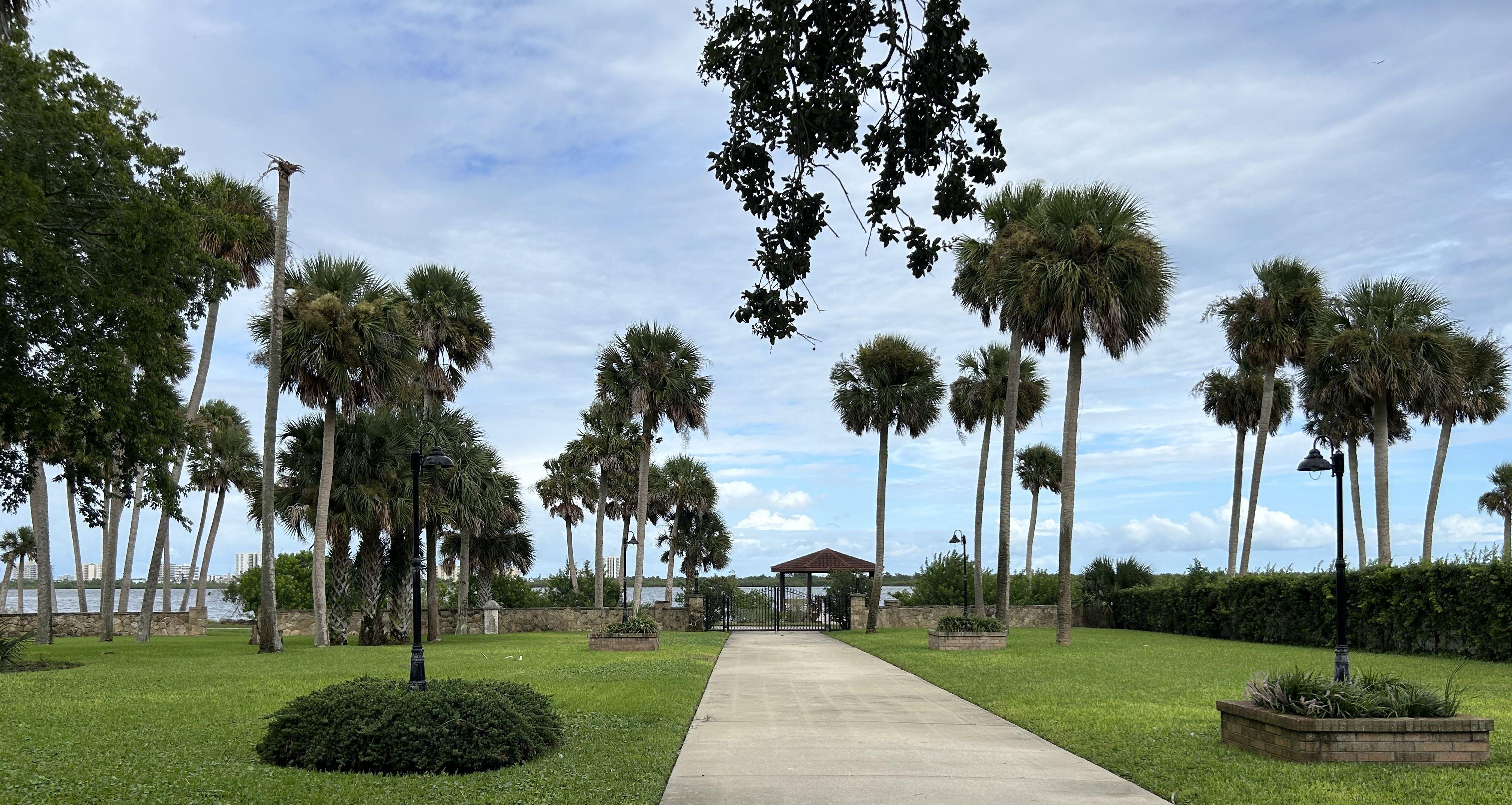 The Wedding Website of Savannah Mulvey and James Beers