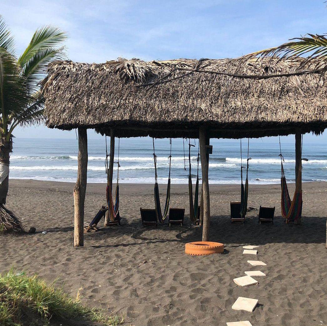 El Paradon - Surf Town on the Pacific Coast