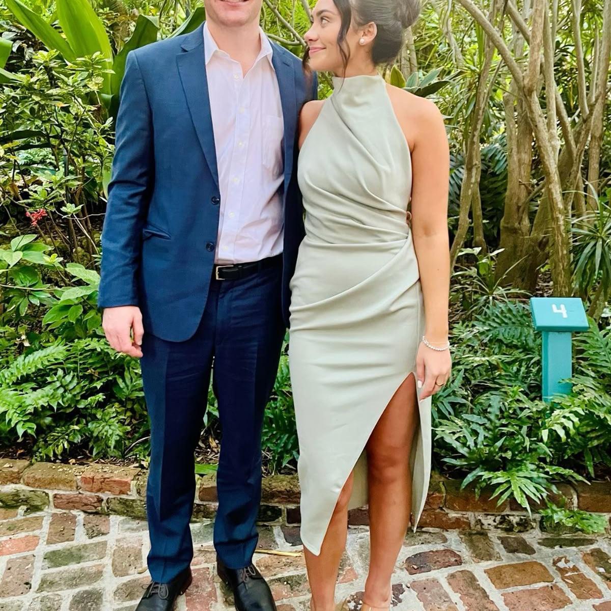 Similar Green Dress: https://www.asos.com/us/lavish-alice/lavish-alice-halterneck-midi-dress-in-sage-green/prd/208010928