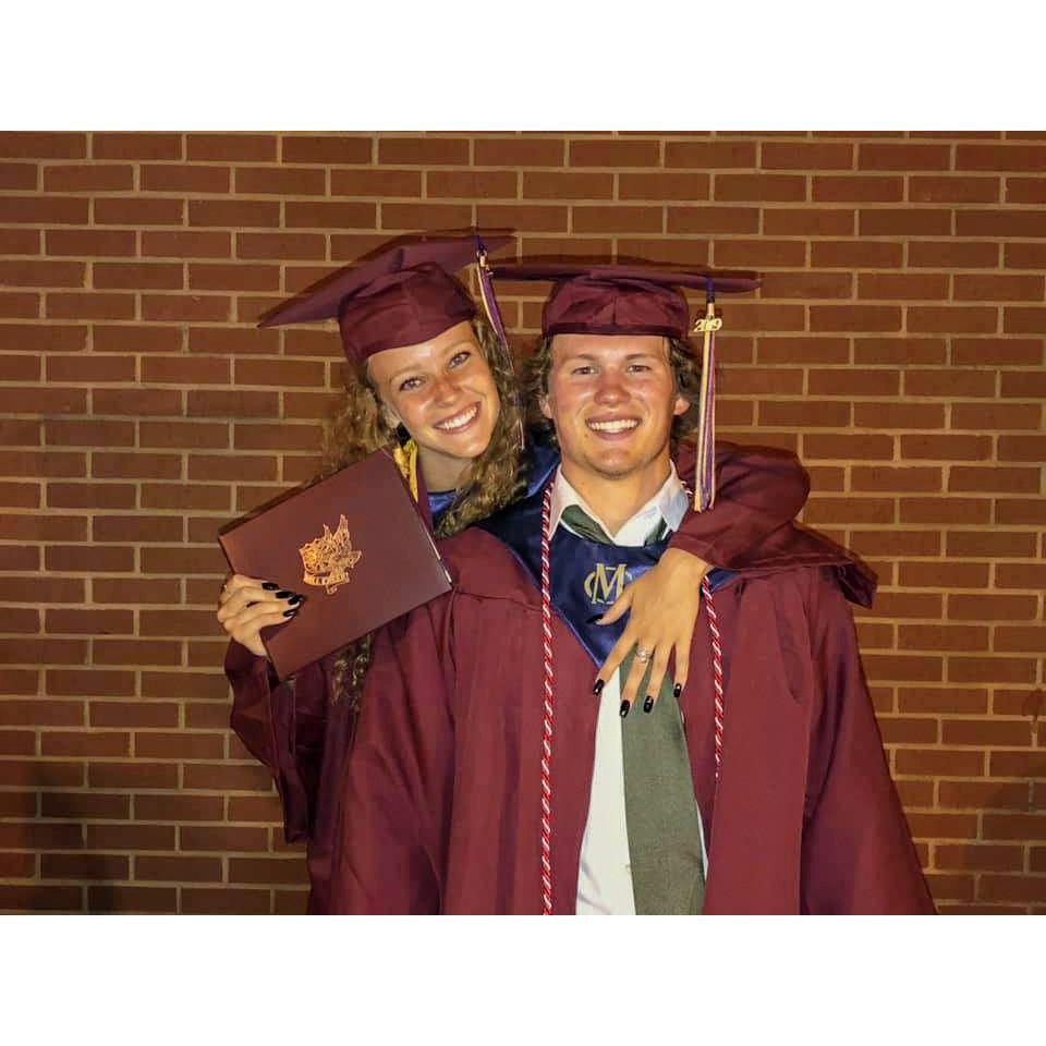 Gradtauted high school together in 2019!