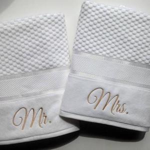 Monogrammed Wedding spa towel, personalized wedding gift, bridal shower gift, personalized bath towel, wedding anniversary gift