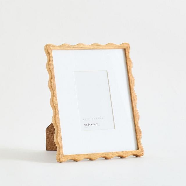 Scalloped Wood Frame, 4x6 - Natural