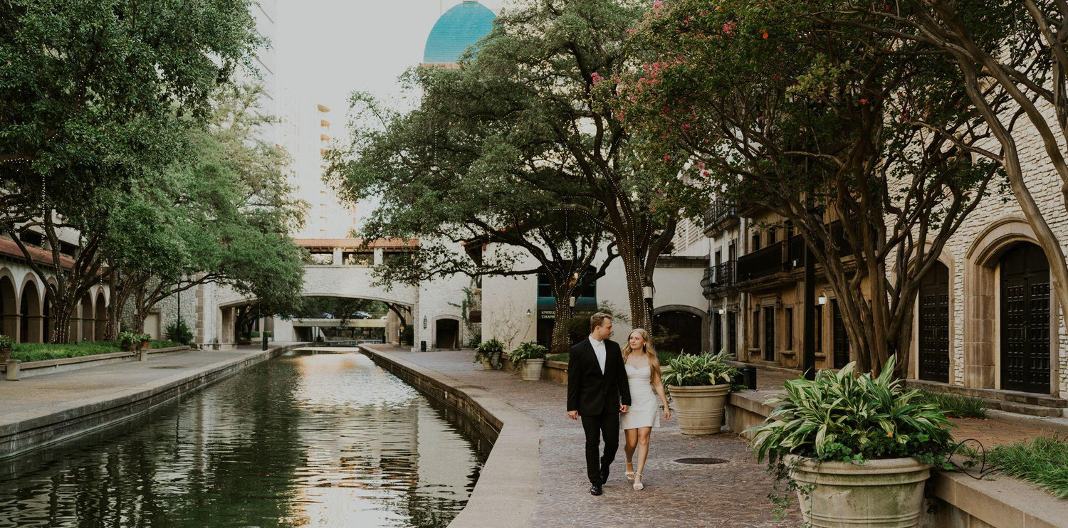 The Wedding Website of Rebecca O'Neal and Aston Jansen
