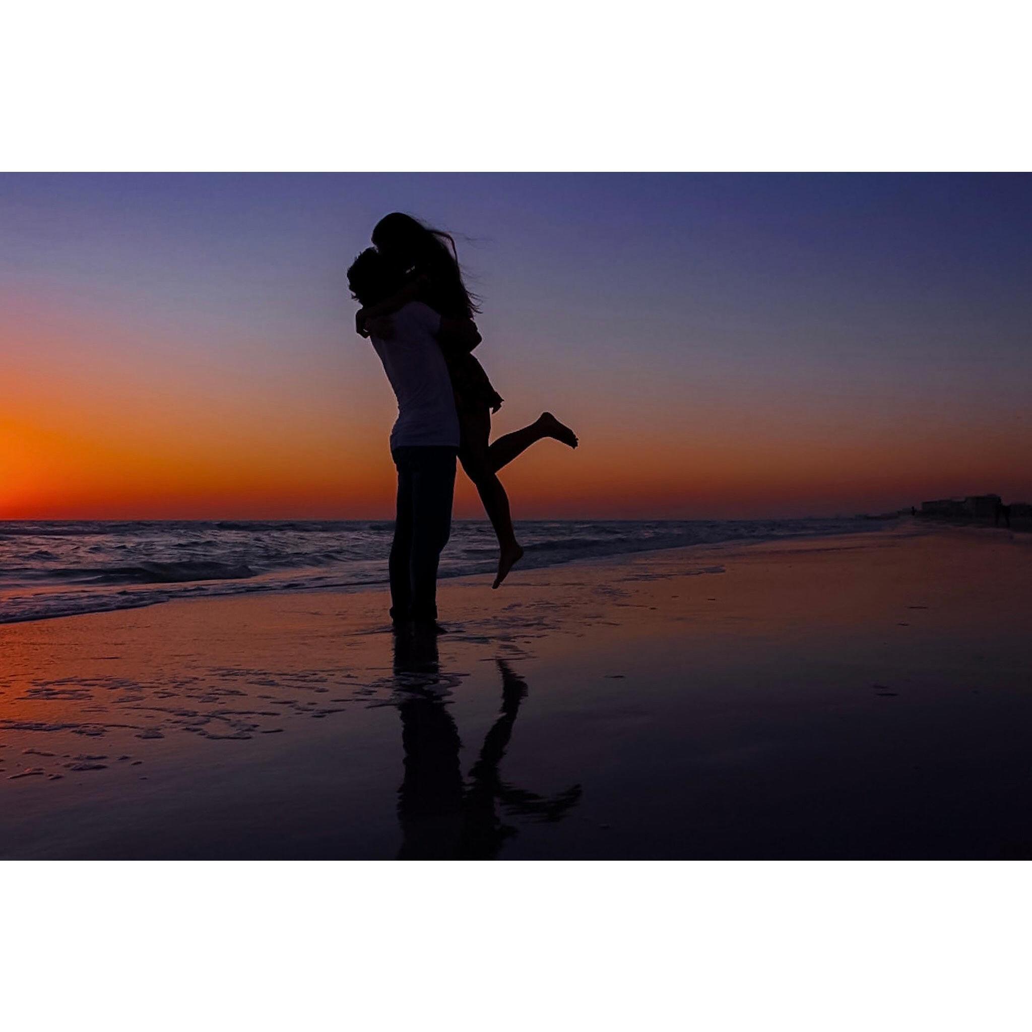 our beach engagement photos are unreal!