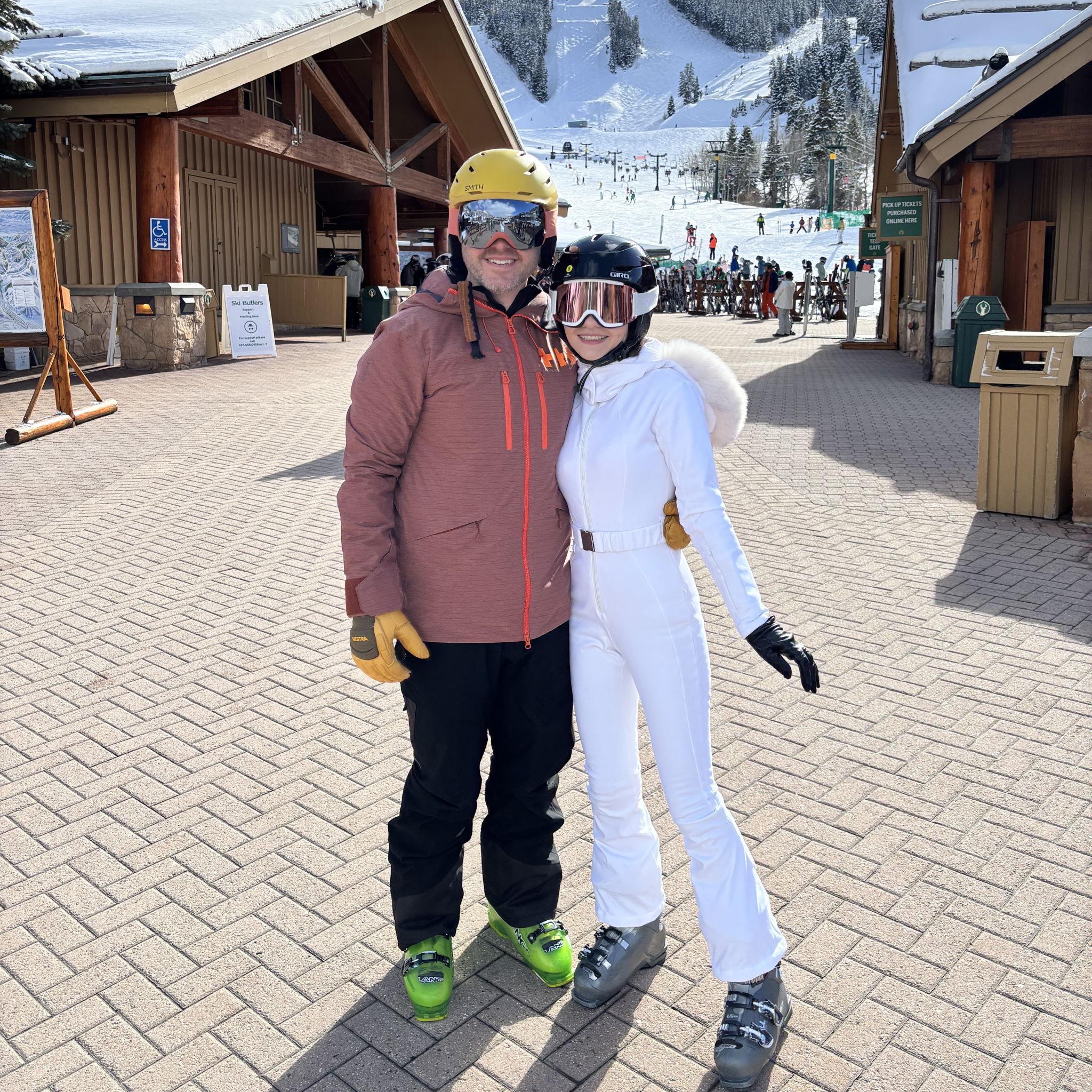 We ski like a team: Sean teaches, Ionela entertains.