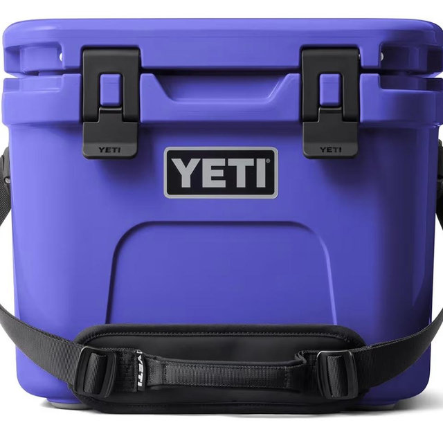 YETI Roadie 15 Hard Cooler with DoubleDuty Shoulder Strap