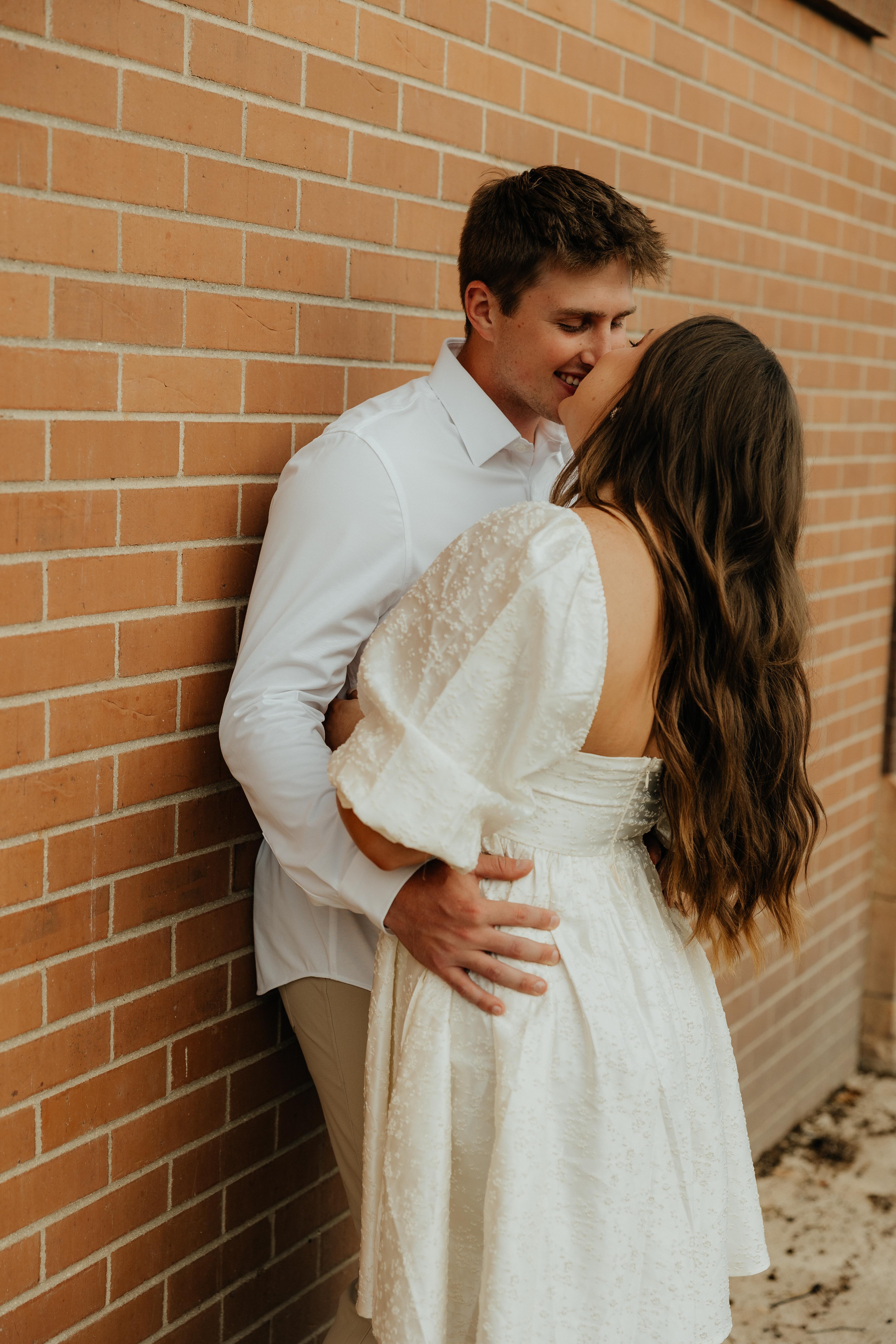 The Wedding Website of Alyssa Bossman and Grant Linneman