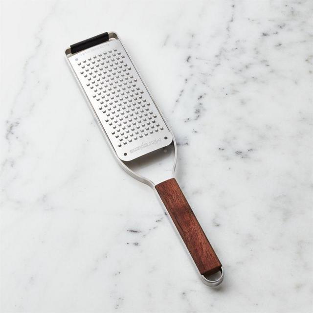 Microplane ® Master Series Coarse Paddle Grater