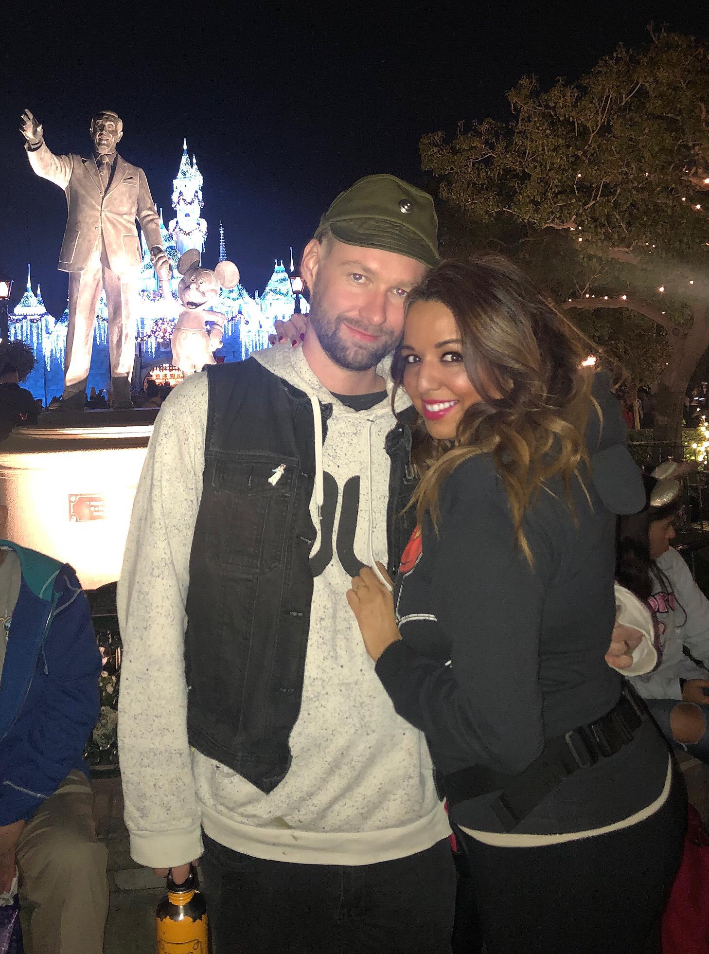 Christmas in Disneyland... oh the MAGIC