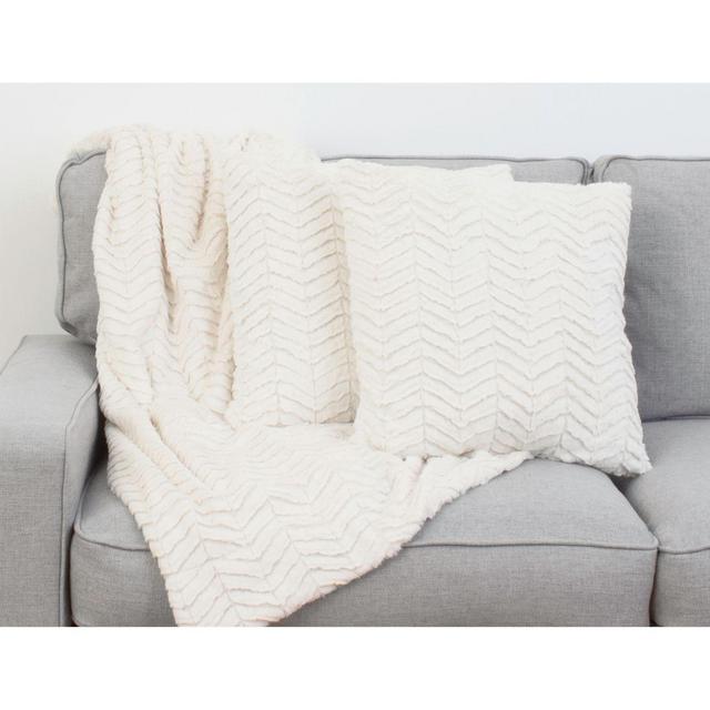 Thro By Marlo Lorenz Aiden 3-Piece Throw Blanket and PIllow Set in Ivory
