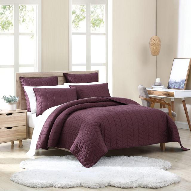 UGG® Dawn 3-Piece Full/Queen Quilt Set in Cabernet