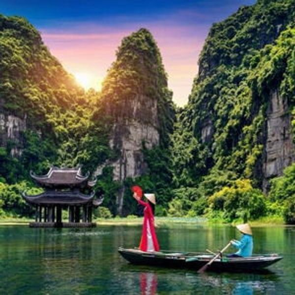 Ninh Binh Private Guided River & Cave Tour