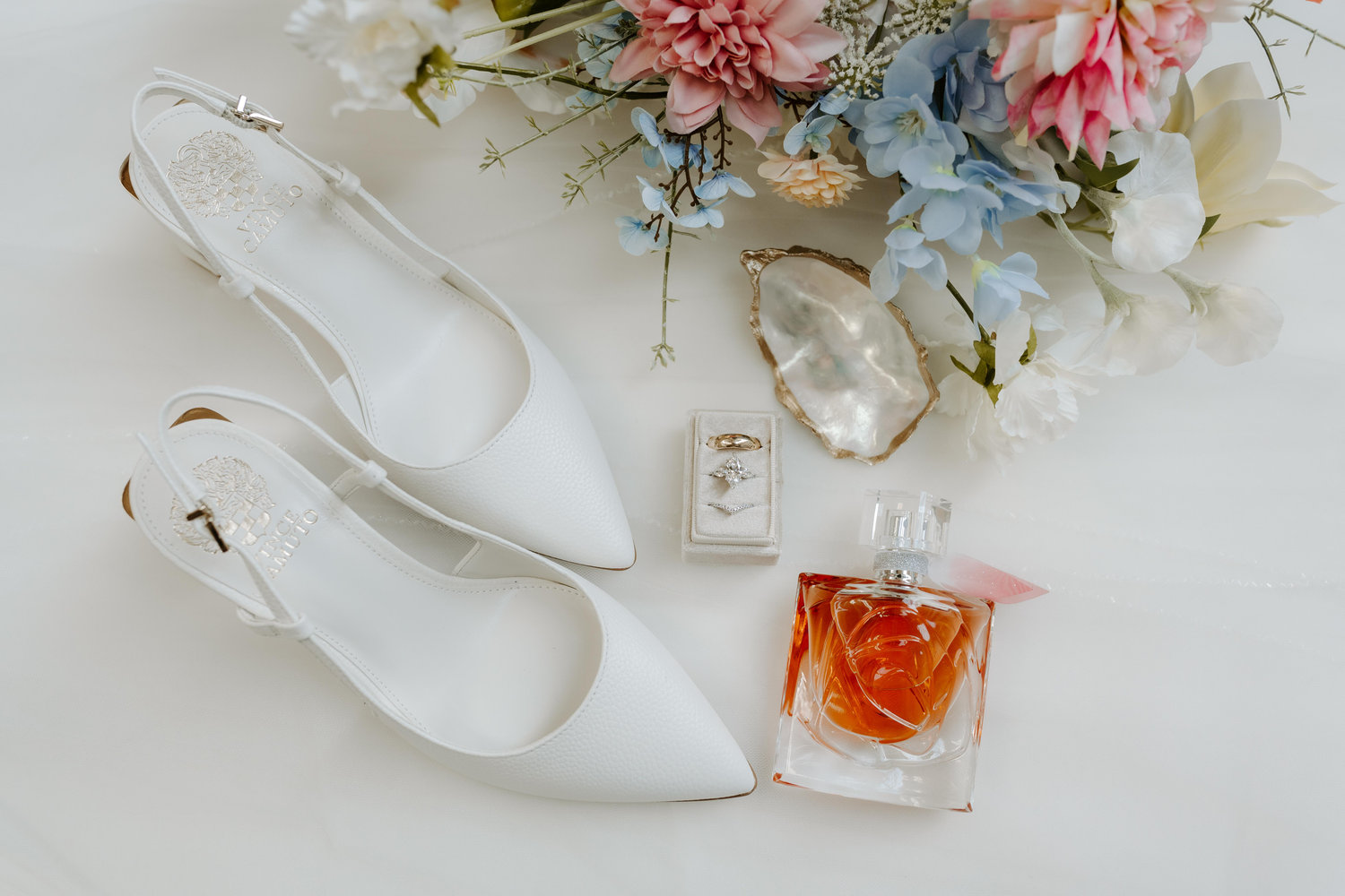 The Wedding Website of Sunshine Vue and Jacob Laux