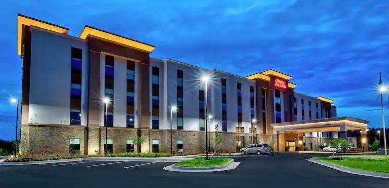 The Wedding Website of Vanessa Daubman and Robert Biemesderfer