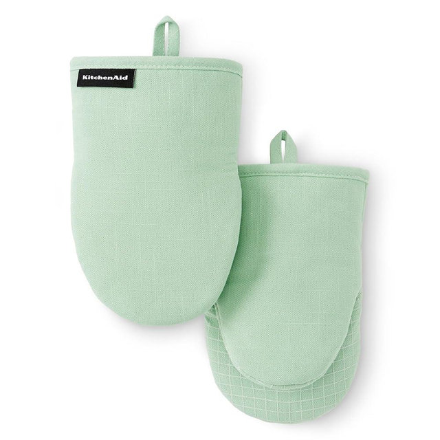 KITCHENAID Gourmet Series Gridlines Mini Oven Mitts 2-Pack Set, Heat Resistant up to 600°F, Soft Silicone Grip, Magnetic Cuff, Pistachio Green, 5.5"x9"