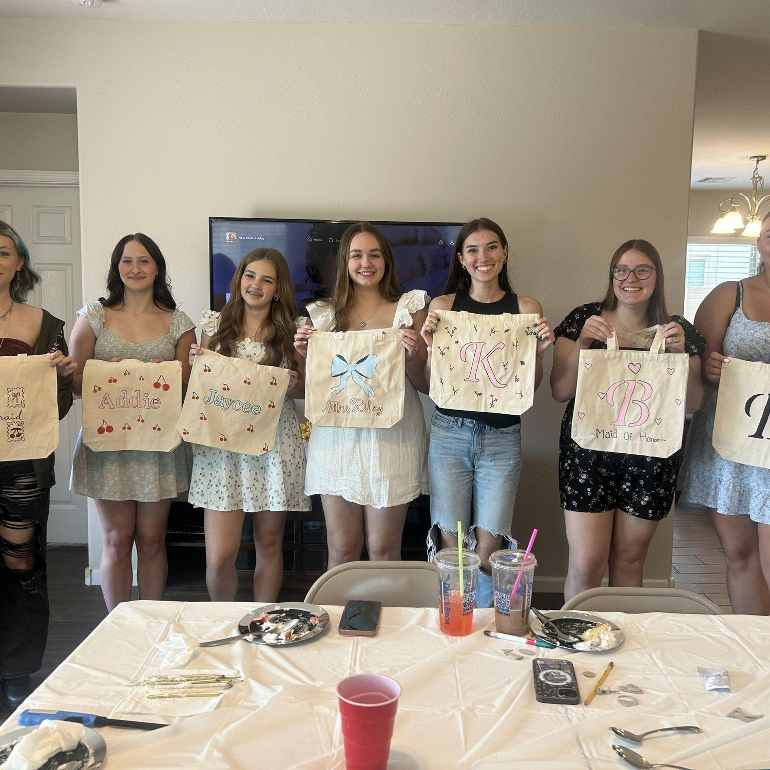 painting totes at the brunch