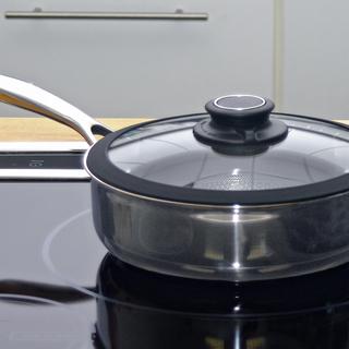Black Cube Hybrid Saute Pan with Lid
