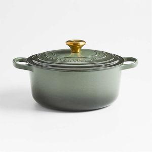 Signature Round Dutch Oven
