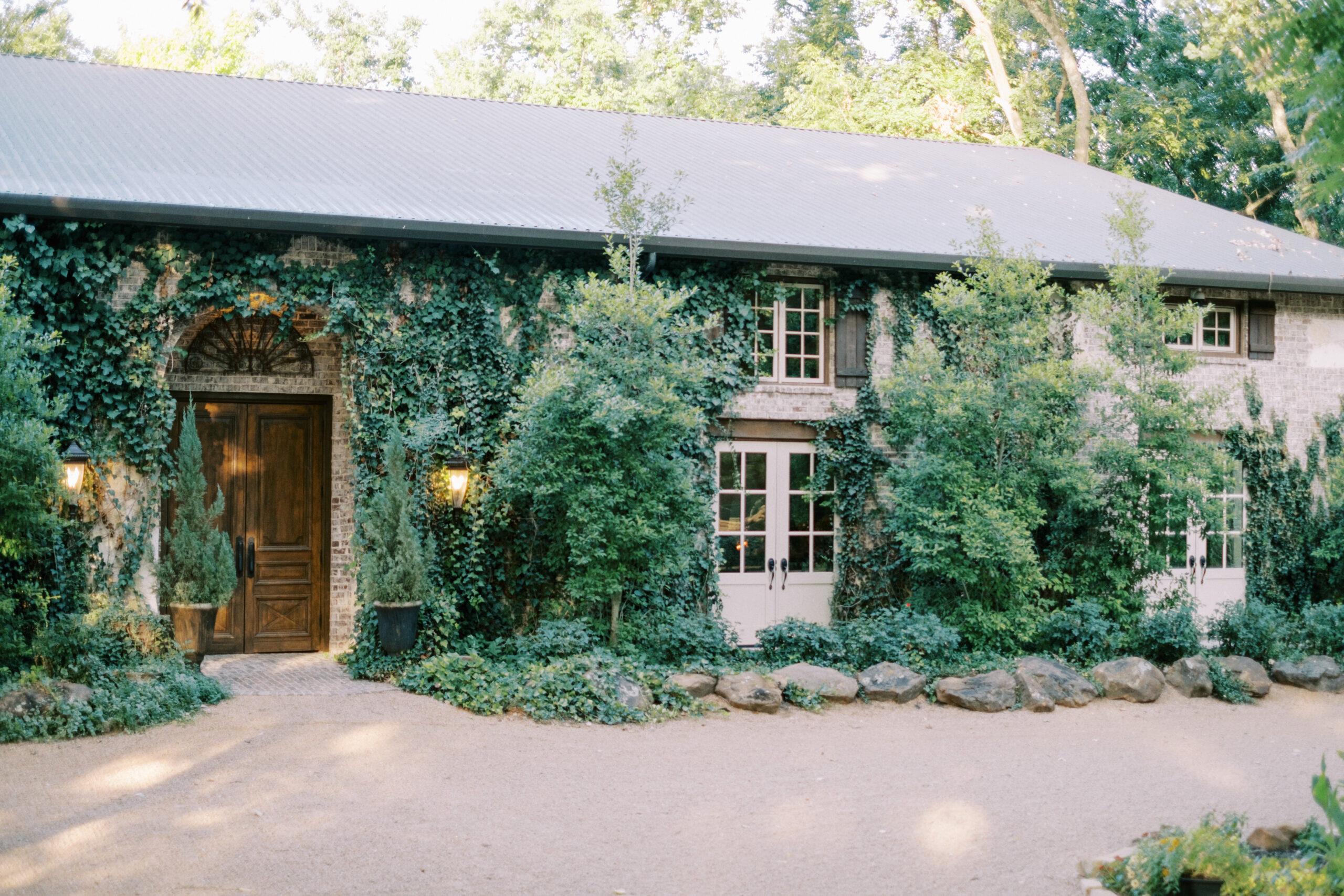 The Wedding Website of Zachary Friesenhahn and Kelli Wilhelm