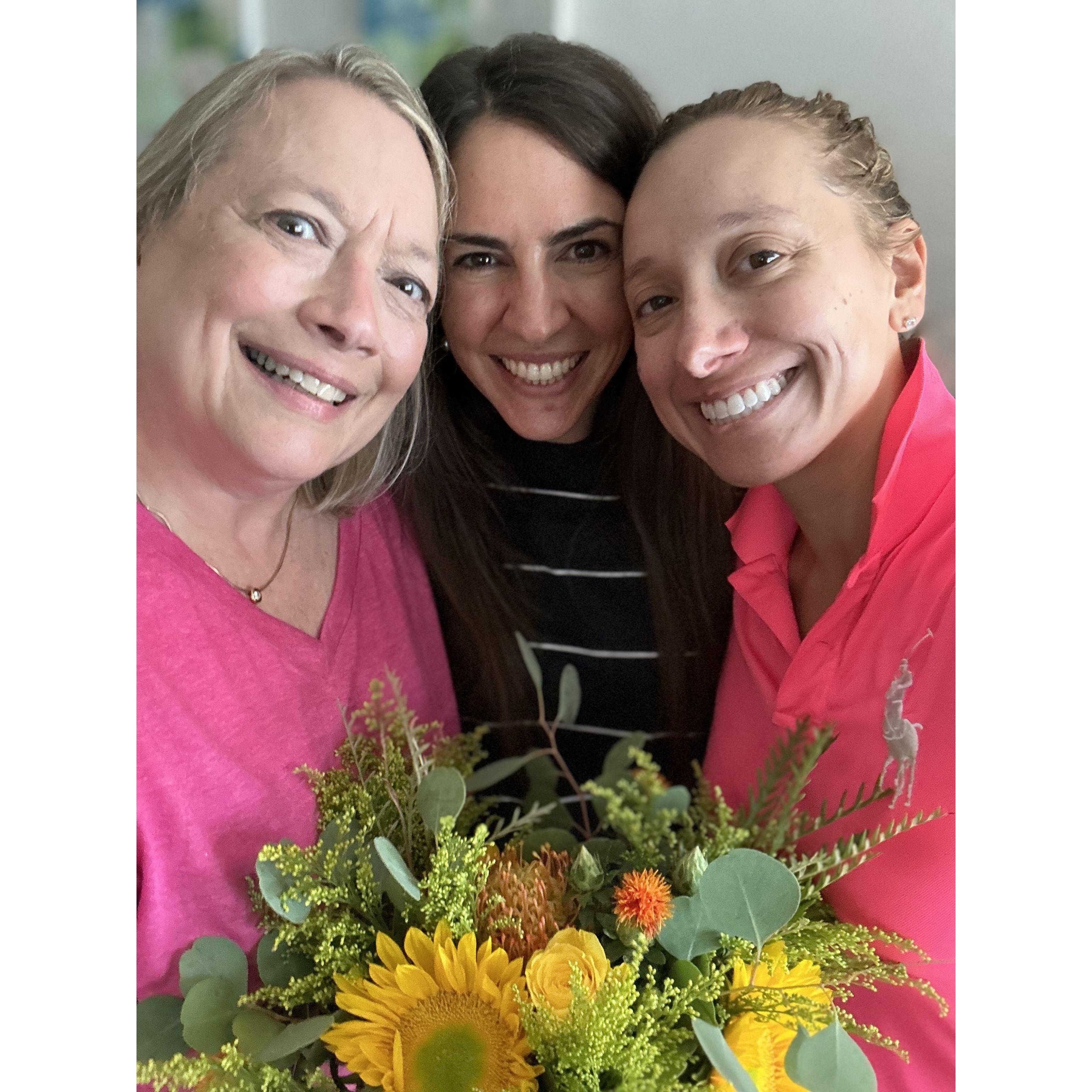 Melissa brought Diane flowers to welcome her to CA.