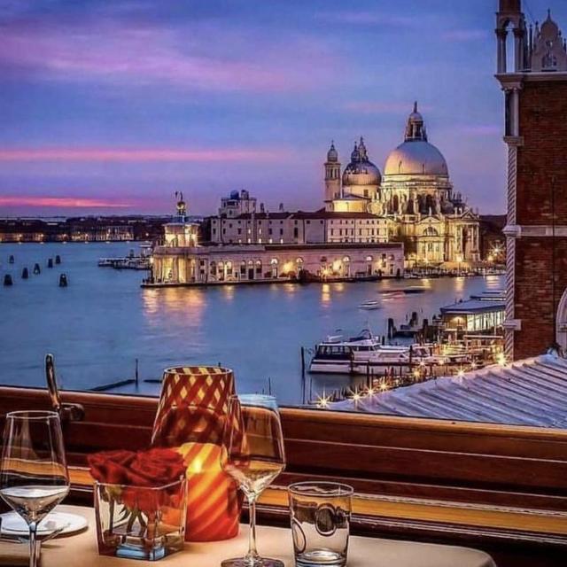 Honeymoon- Venizia- Romantic Dinner