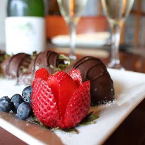 Send Chocolate covered strawberries to Honeymoon Suite in Mykonos