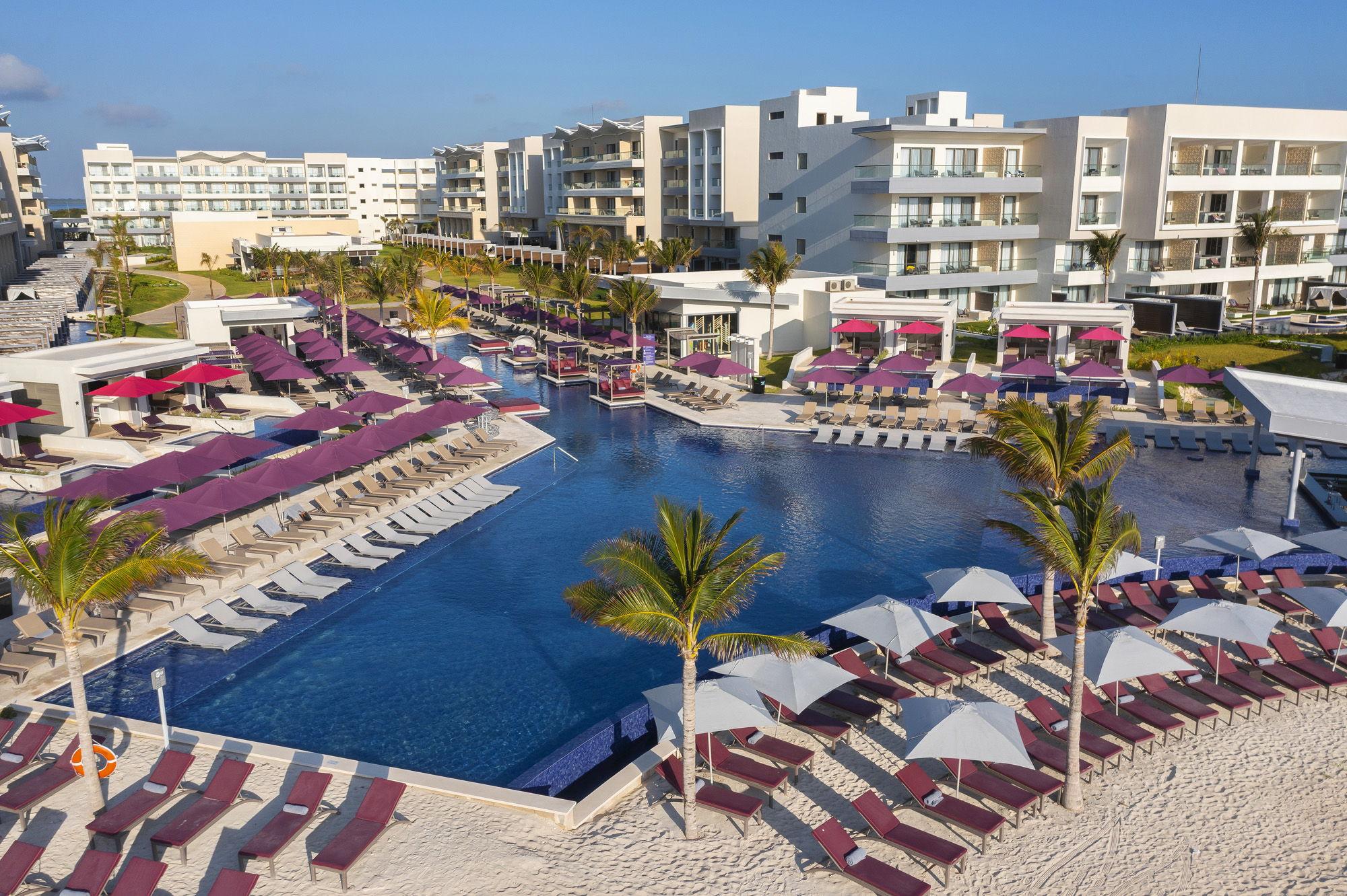 The Wedding Website of Kaelyn Denson and Darian Daniels