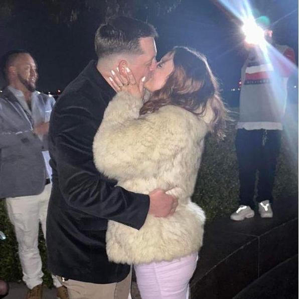 The post proposal kiss!