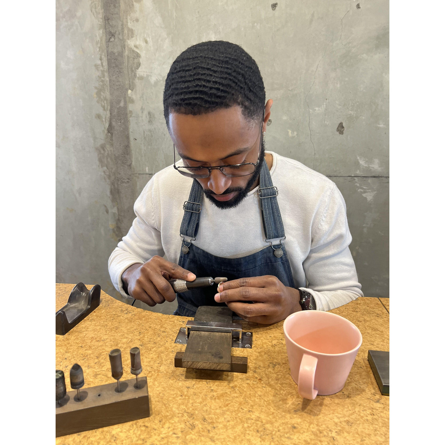 Polishing the ring.