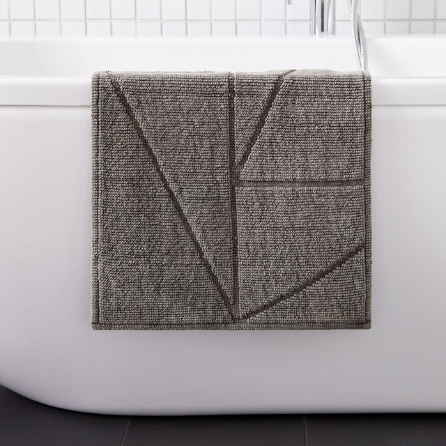 Organic Triangle Sculpted Bath Mat, Charcoal, 17"x25"